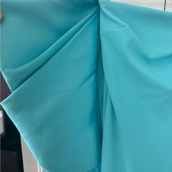 SOLACE LONDON EVENING GOWN - Picture 6 of 9